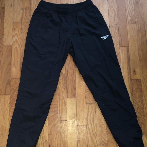 Reebok classic black joggers worn once - Picture 1 of 6